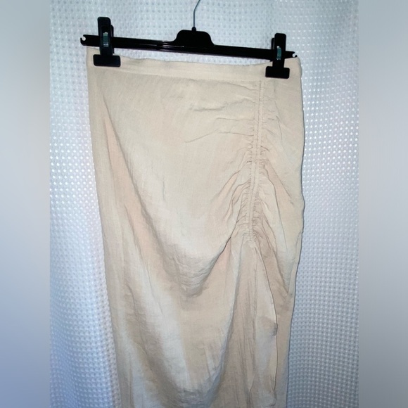 Women’s H&M light beige Draped midi skirt size 6 - Picture 3 of 12